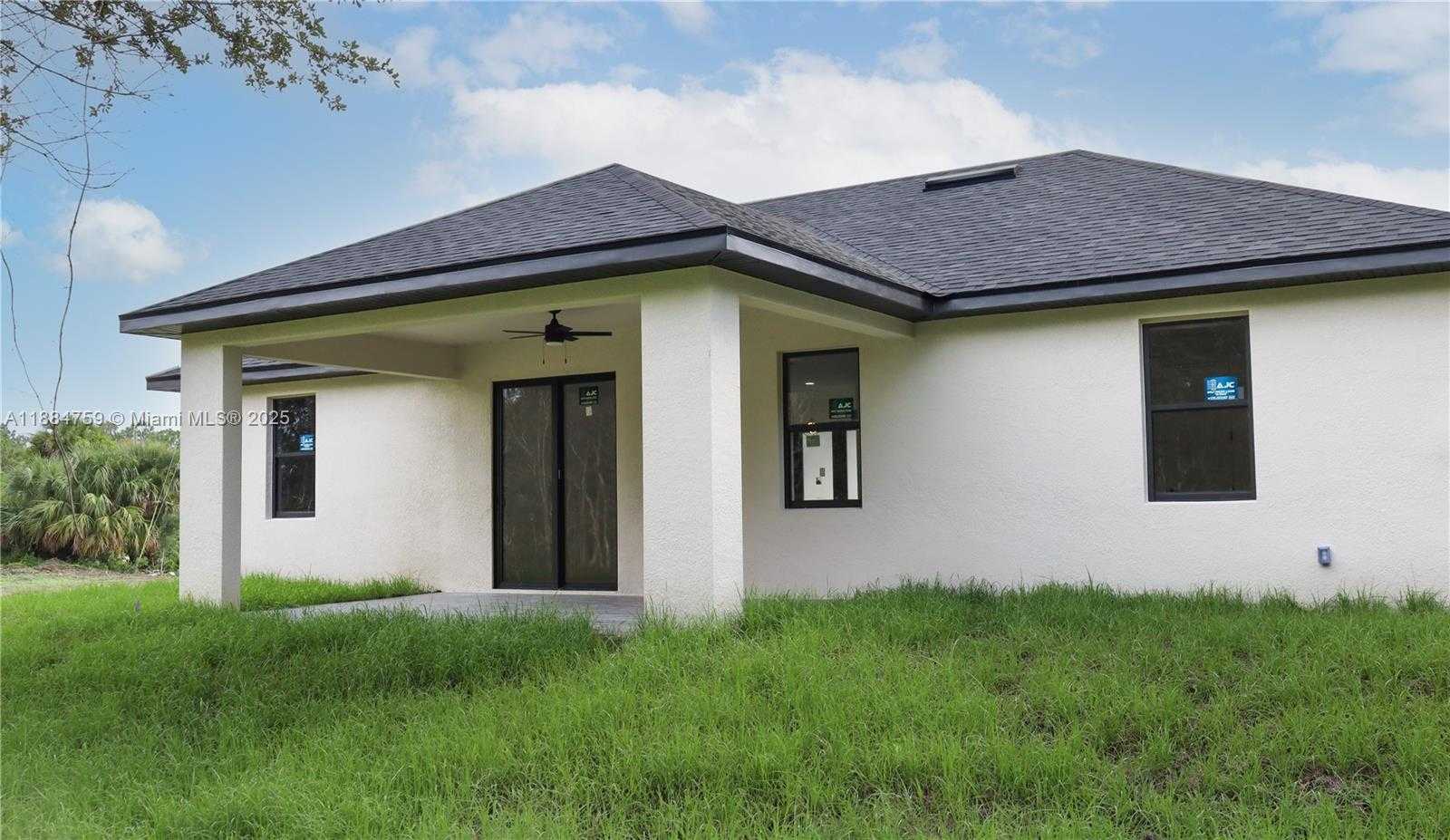 Small Image of 607 PELEE AVE, Lehigh Acres Number 6