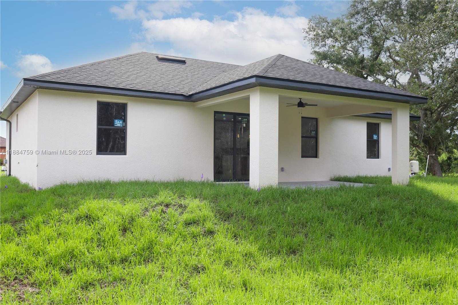 Small Image of 607 PELEE AVE, Lehigh Acres Number 7
