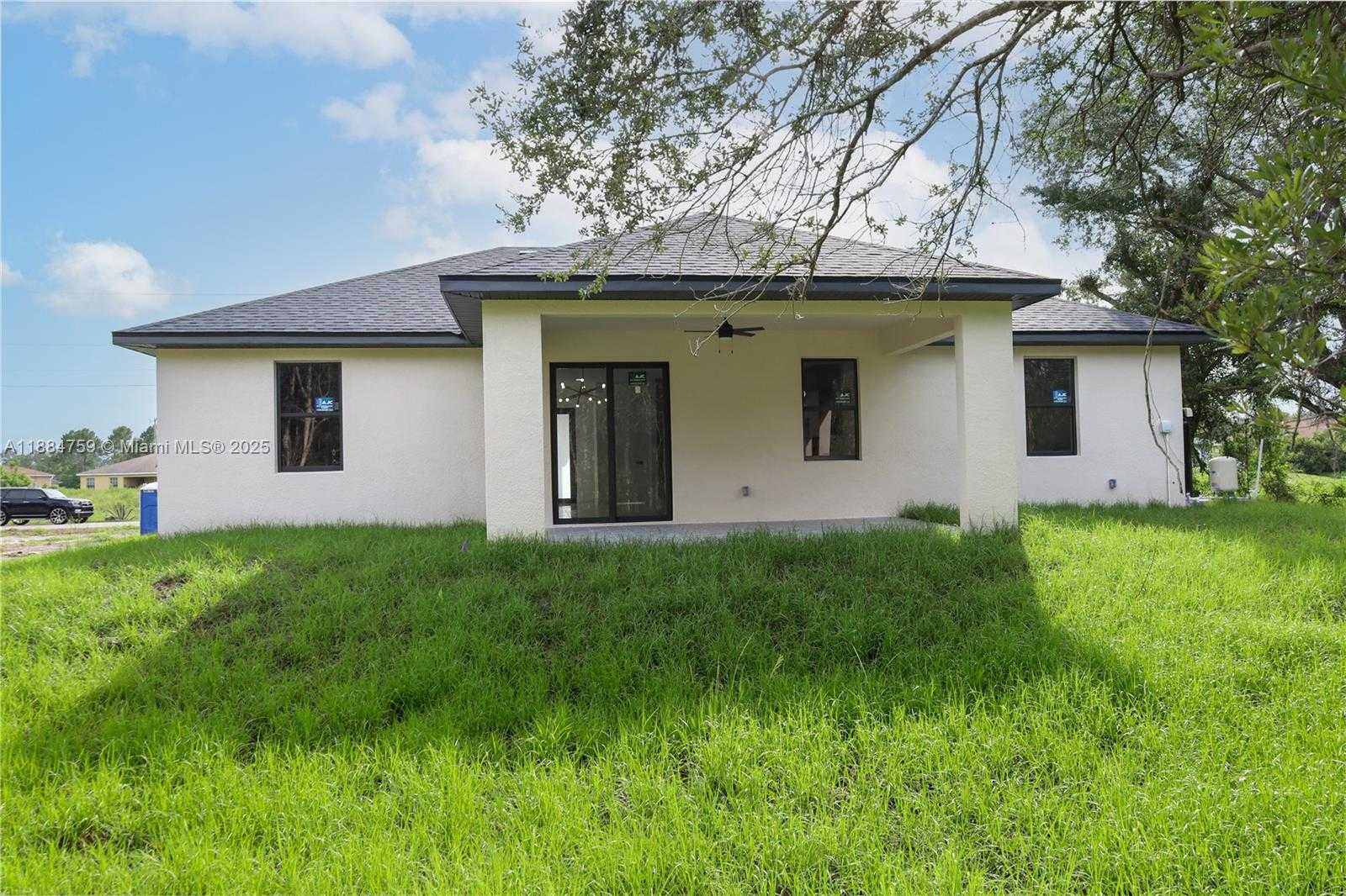 Small Image of 607 PELEE AVE, Lehigh Acres Number 8