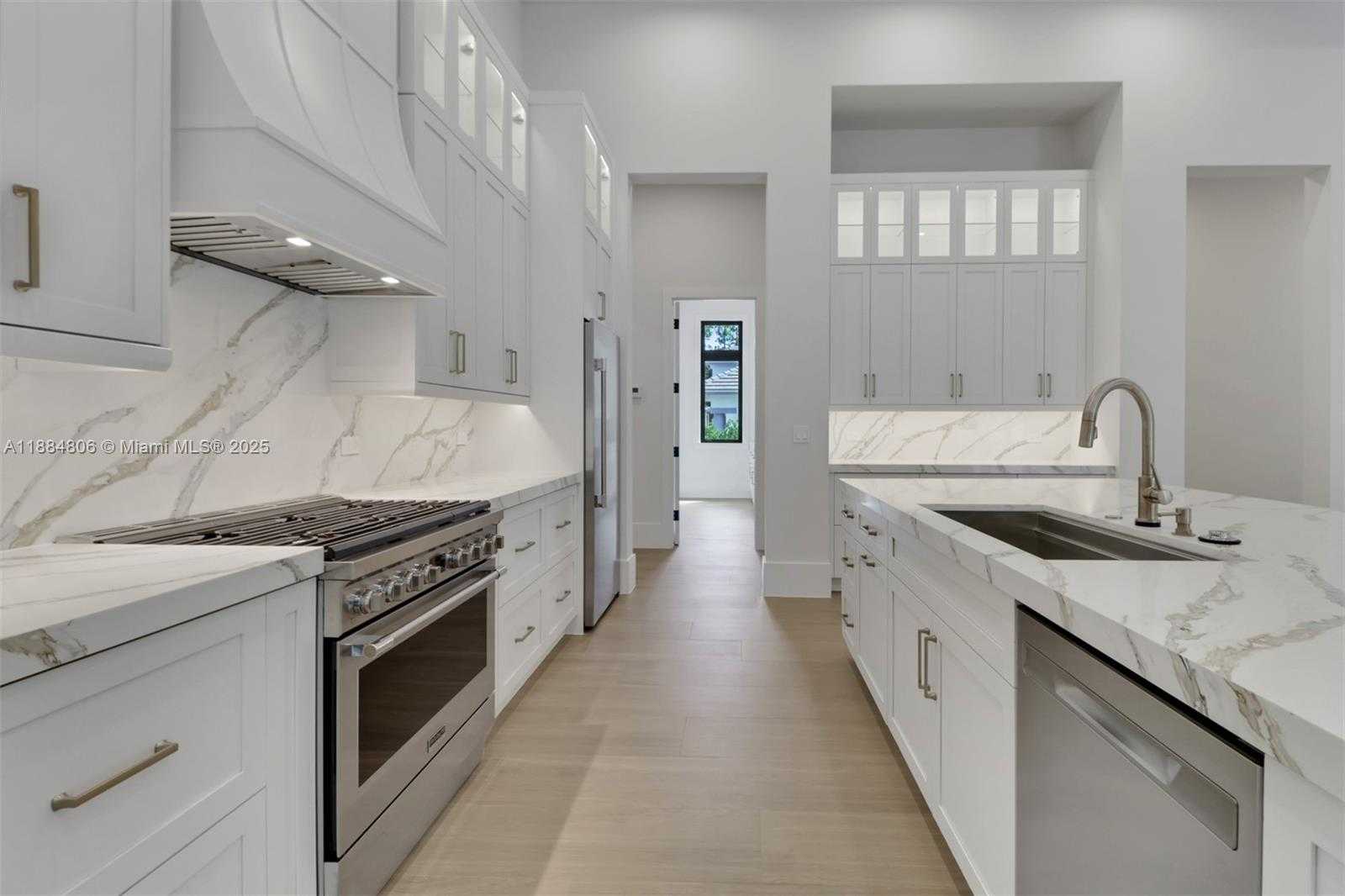 Small Image of 5174 SYCAMORE DR, Naples Number 16