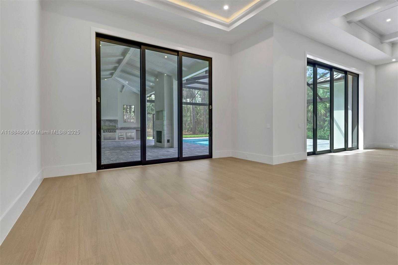 Small Image of 5174 SYCAMORE DR, Naples Number 17