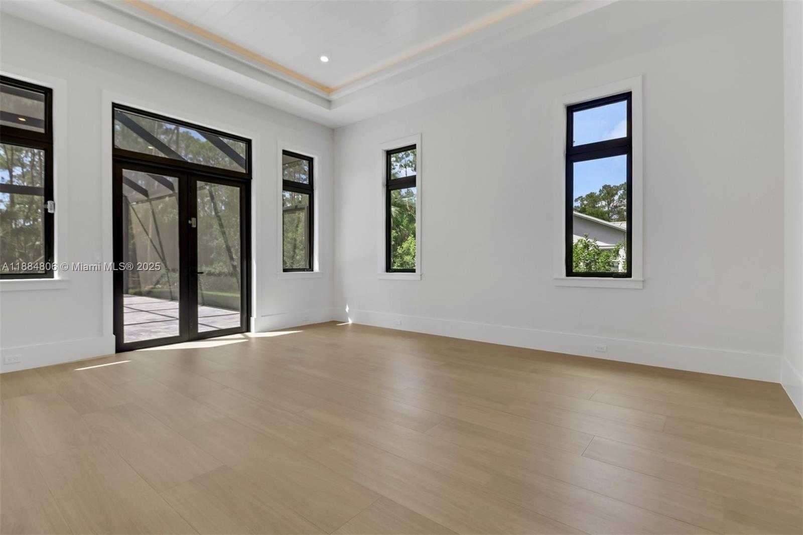 Small Image of 5174 SYCAMORE DR, Naples Number 19