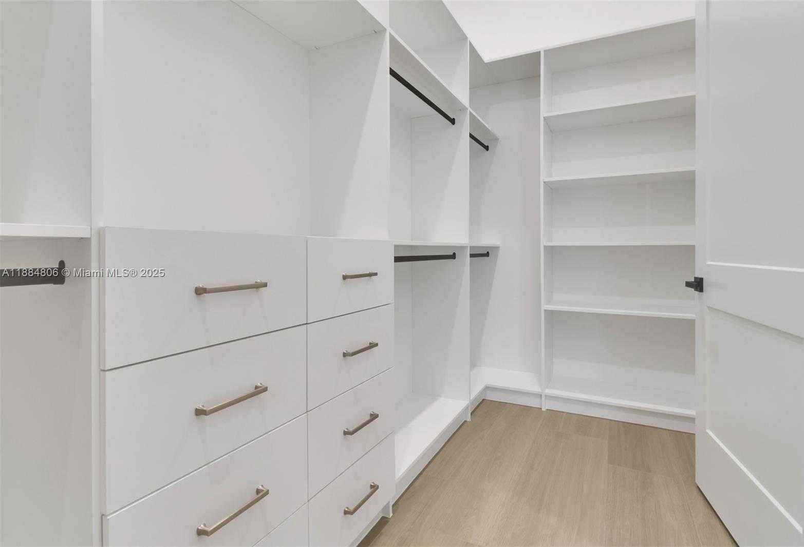 Small Image of 5174 SYCAMORE DR, Naples Number 20