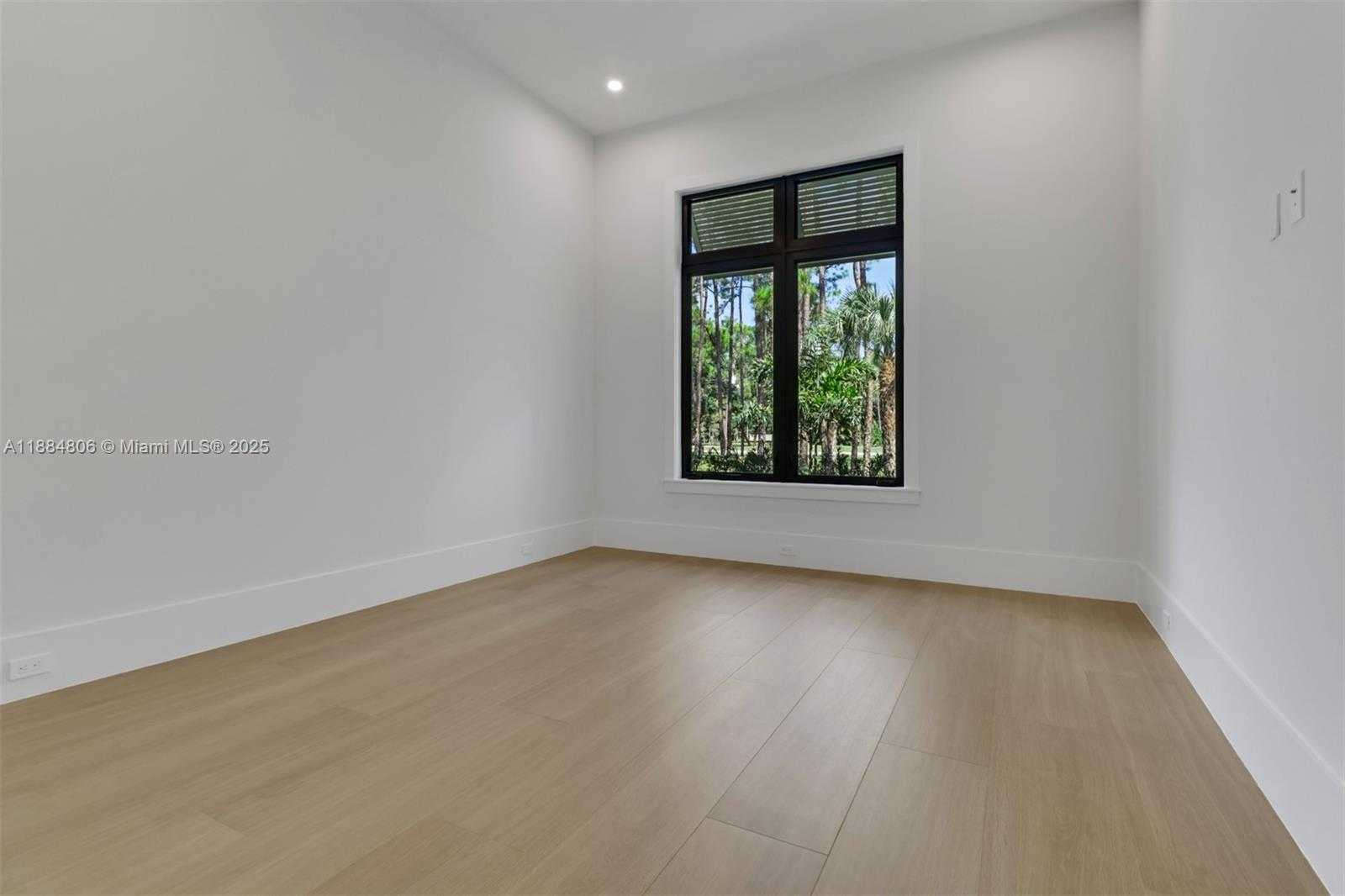 Small Image of 5174 SYCAMORE DR, Naples Number 29