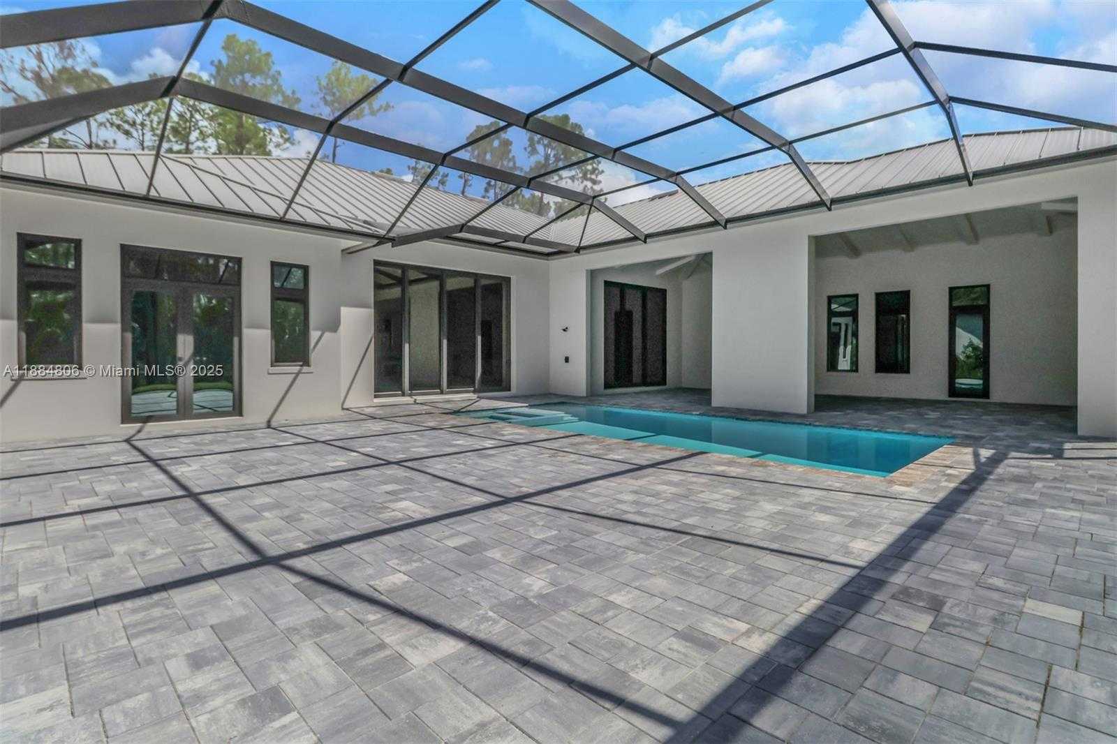 Small Image of 5174 SYCAMORE DR, Naples Number 40