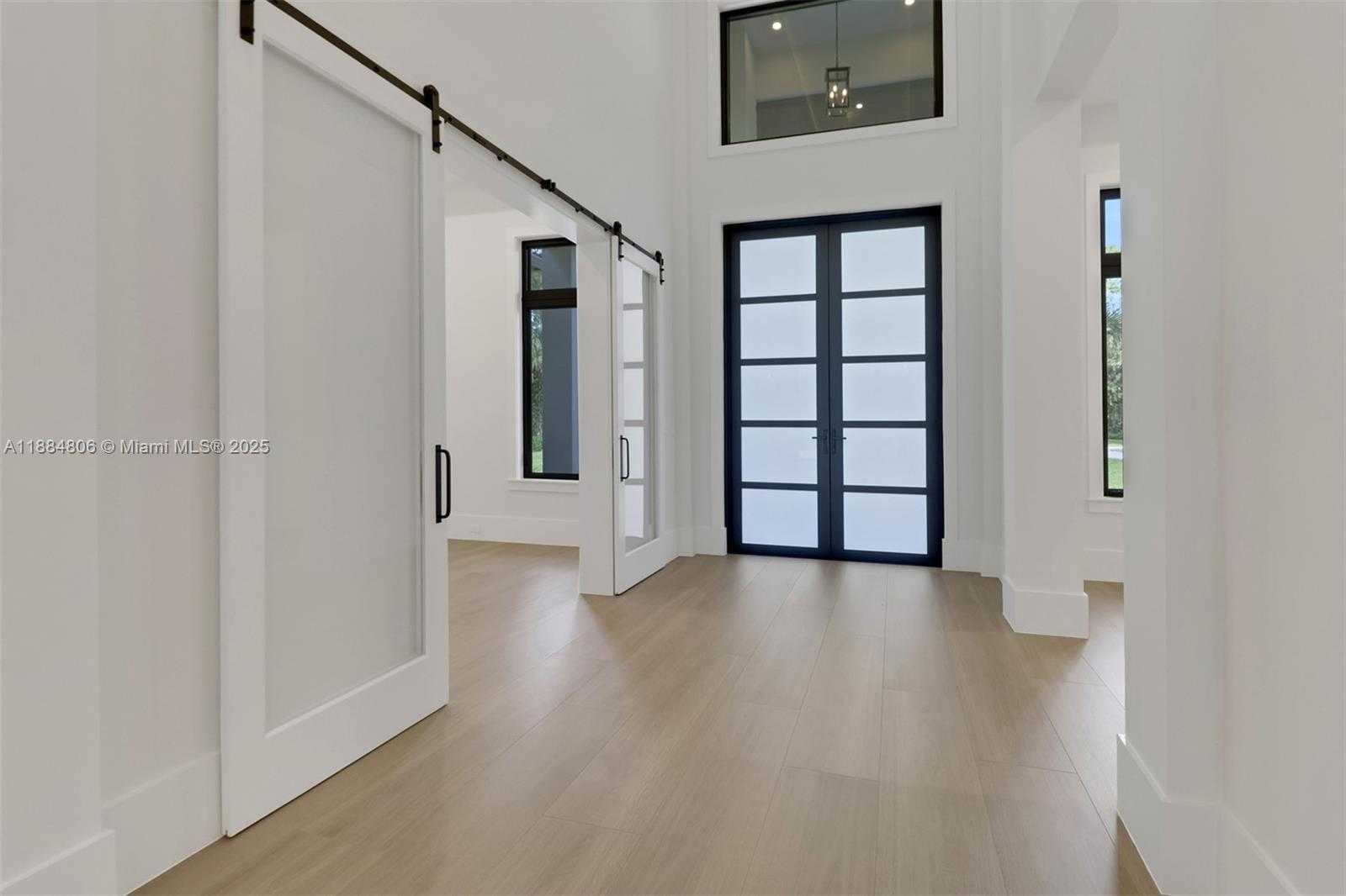 Small Image of 5174 SYCAMORE DR, Naples Number 5