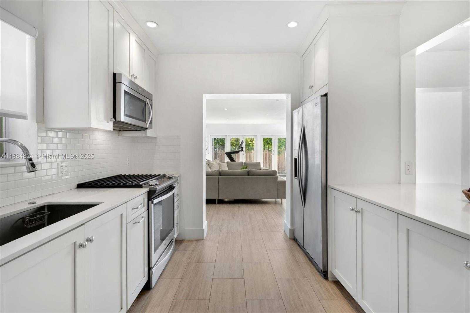 Small Image of 4397 NORTH MICHIGAN AVE, Miami Beach Number 10