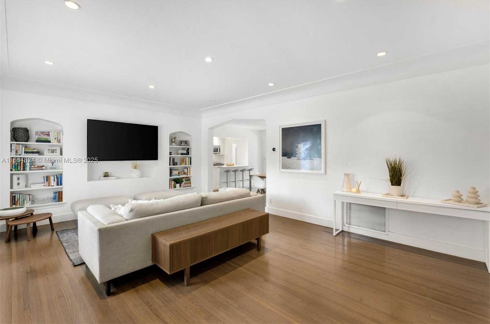 Small Image of 4397 NORTH MICHIGAN AVE, Miami Beach Number 5