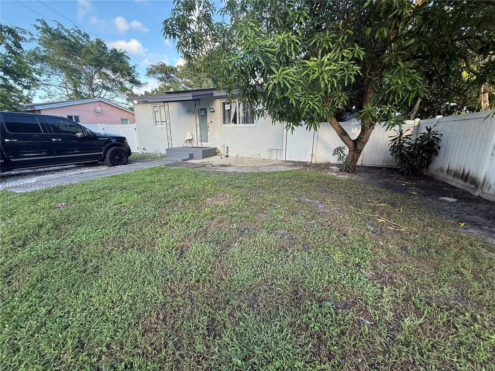 Small Image of 2651 SOUTH WEST 62ND AVE, Miramar Number 2