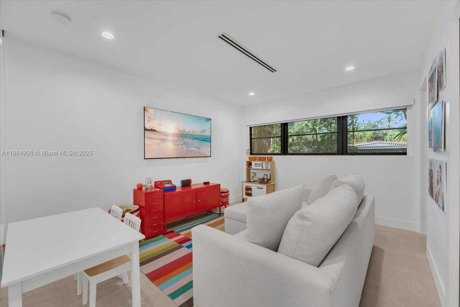 Small Image of 3111 ANDERSON RD, Coral Gables Number 14