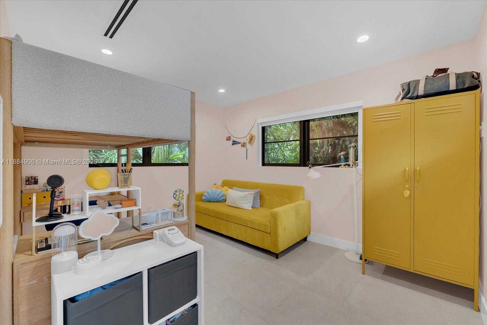 Small Image of 3111 ANDERSON RD, Coral Gables Number 23