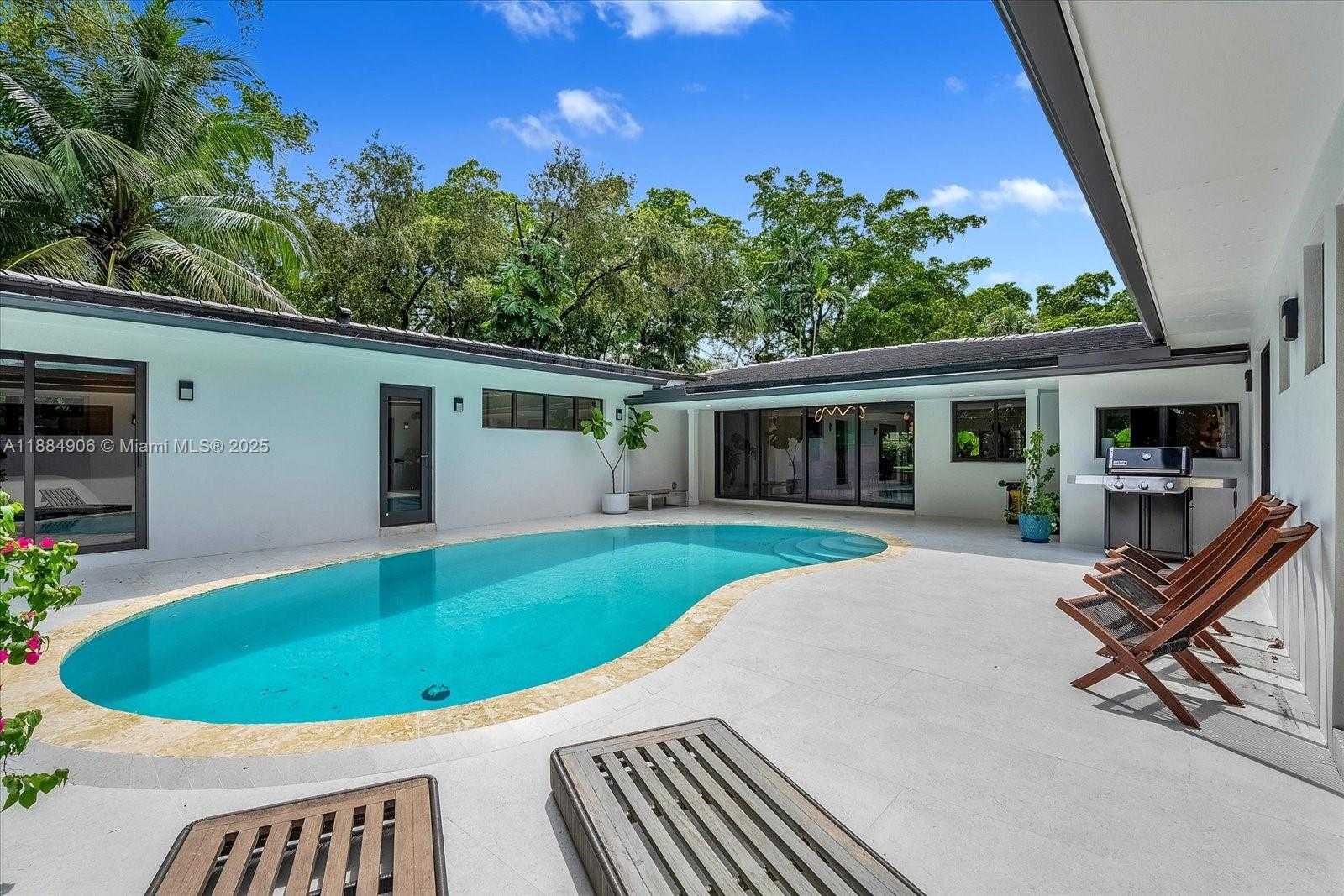 Small Image of 3111 ANDERSON RD, Coral Gables Number 27