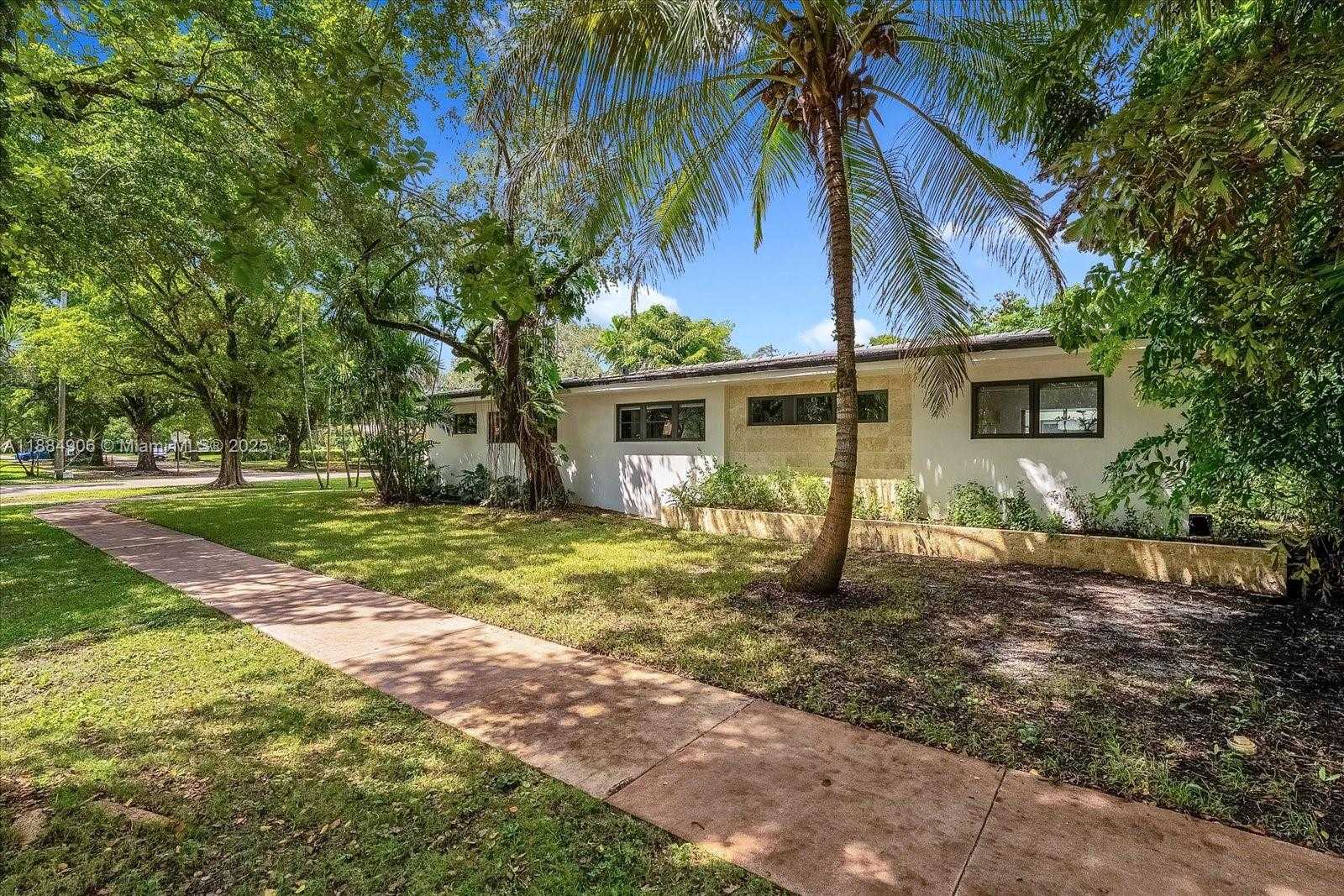 Small Image of 3111 ANDERSON RD, Coral Gables Number 28