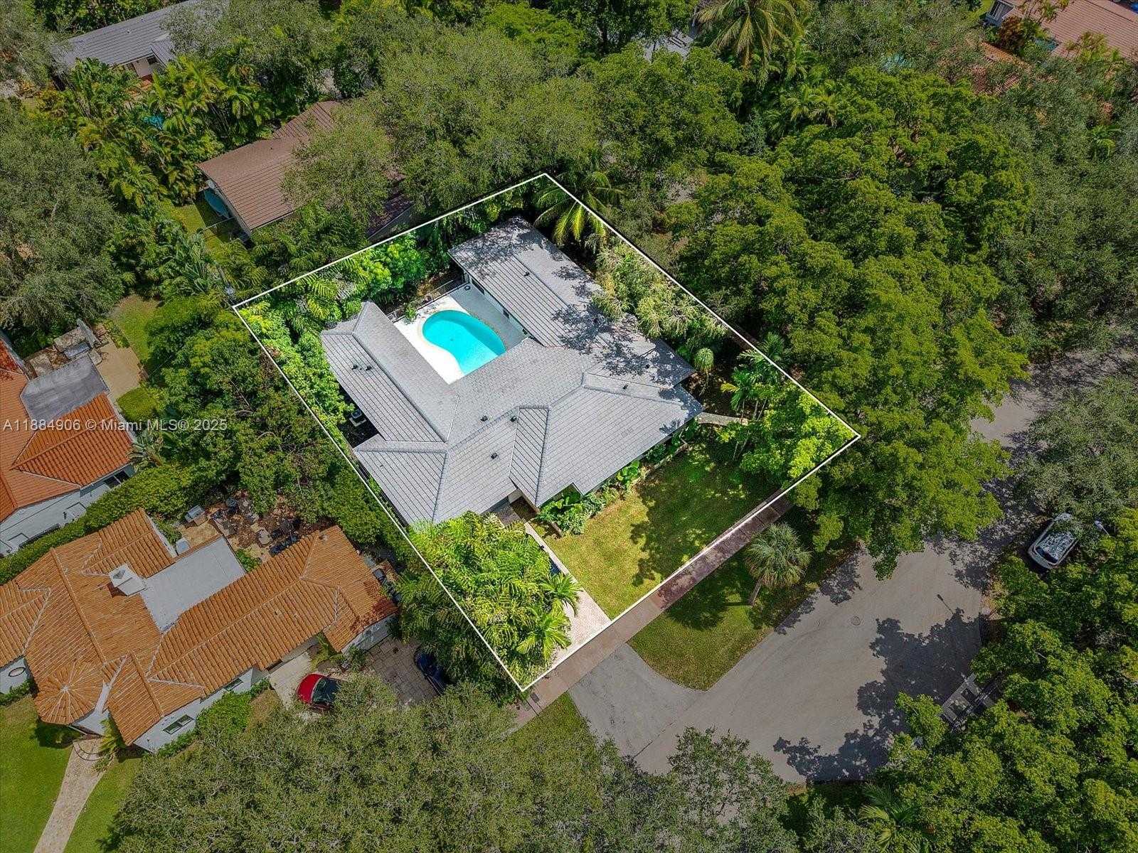 Small Image of 3111 ANDERSON RD, Coral Gables Number 30