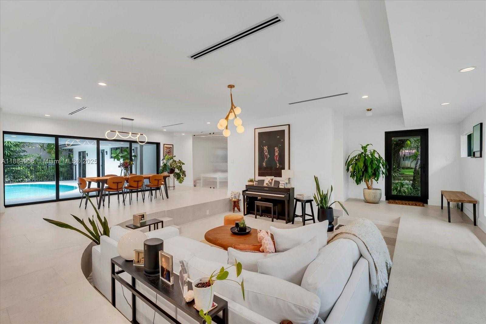 Small Image of 3111 ANDERSON RD, Coral Gables Number 4