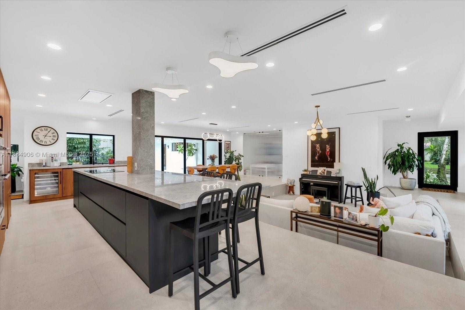 Small Image of 3111 ANDERSON RD, Coral Gables Number 5