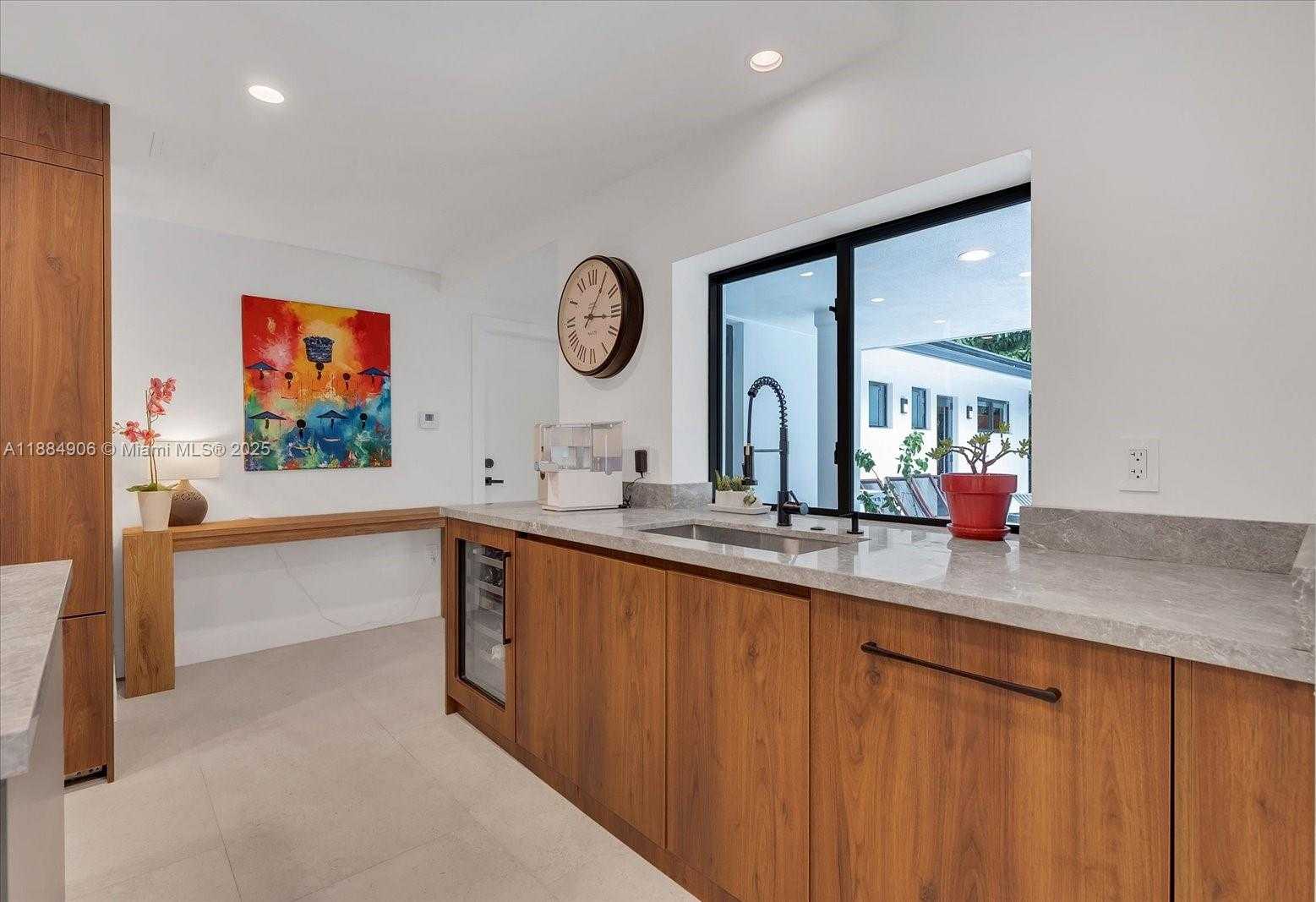 Small Image of 3111 ANDERSON RD, Coral Gables Number 8