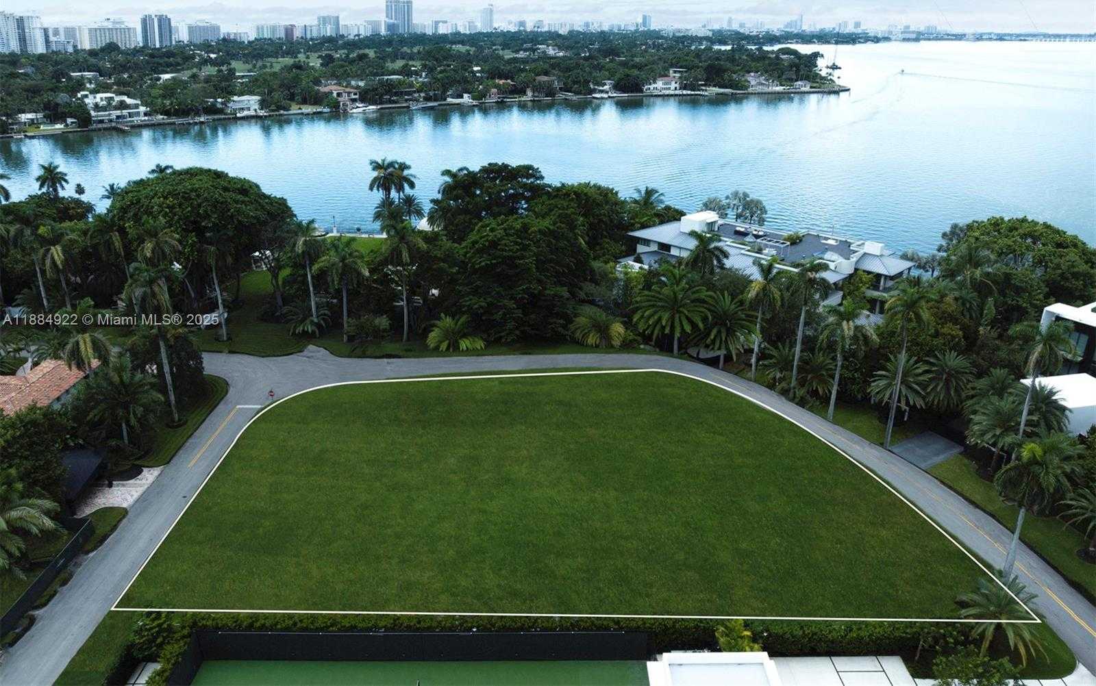 Small Image of 31 LA GORCE CIR, Miami Beach Number 7