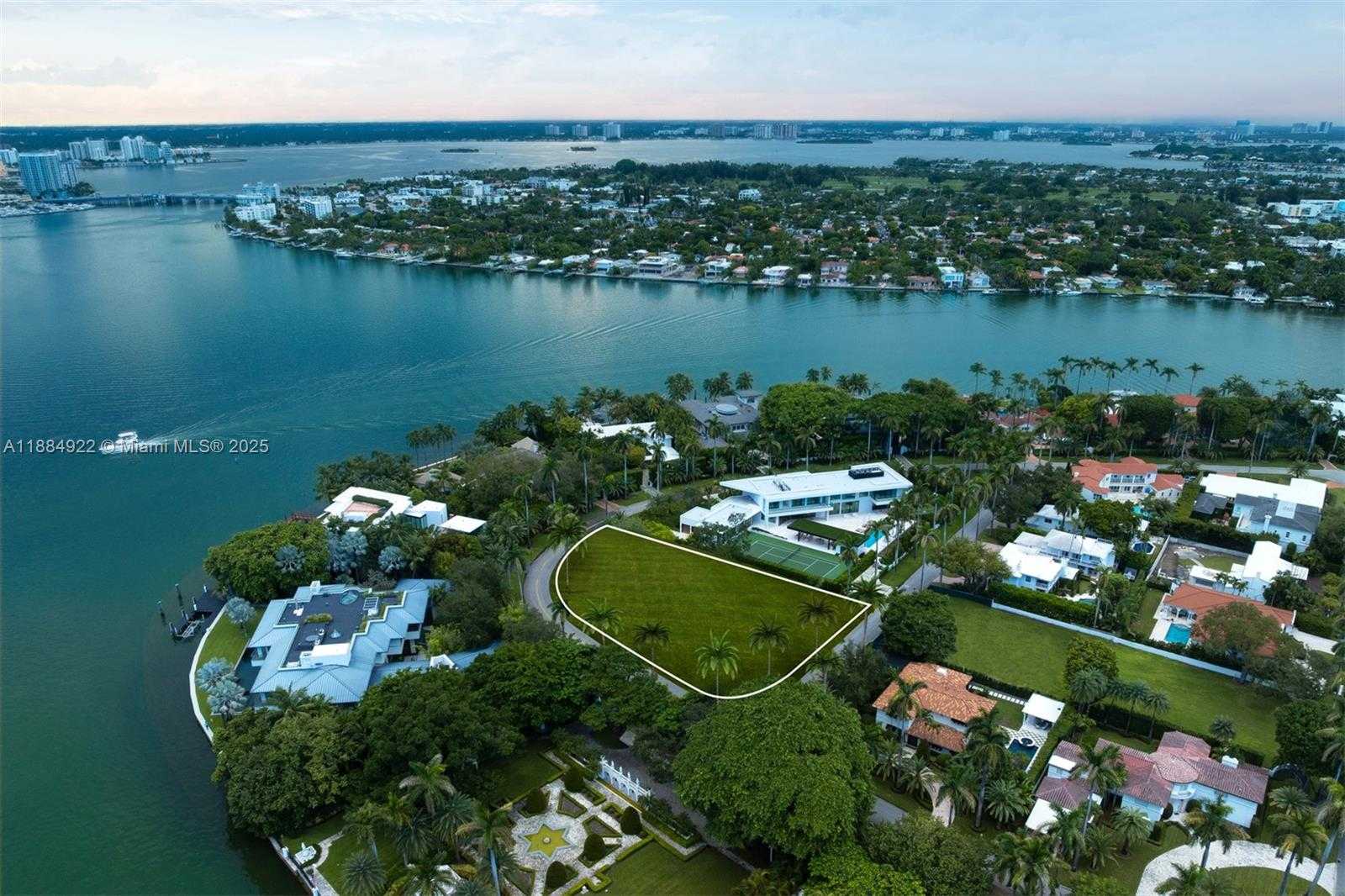 Small Image of 31 LA GORCE CIR, Miami Beach Number 8