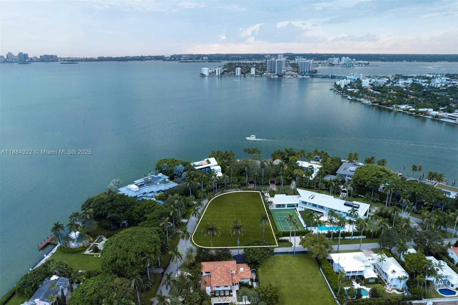 Small Image of 31 LA GORCE CIR, Miami Beach Number 9