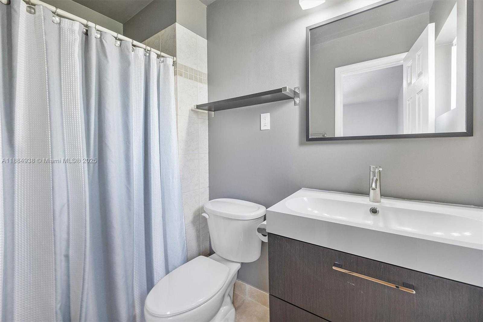 Small Image of 10521 SOUTH WEST 49TH ST, Miami Number 11