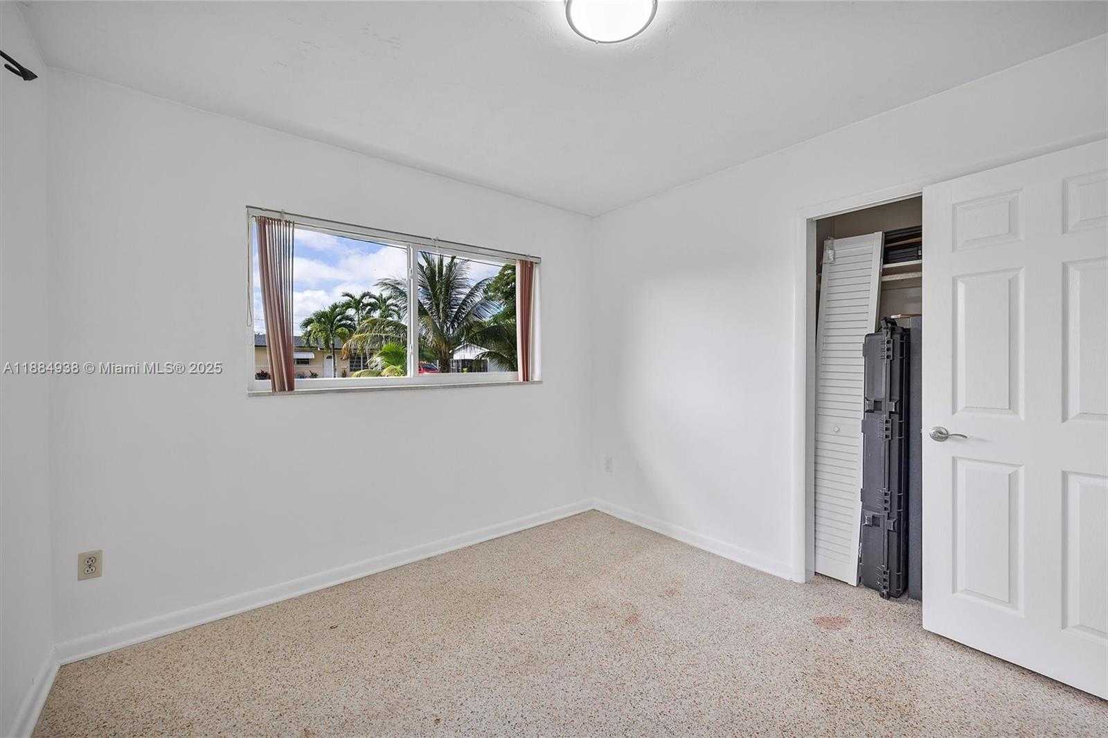 Small Image of 10521 SOUTH WEST 49TH ST, Miami Number 15