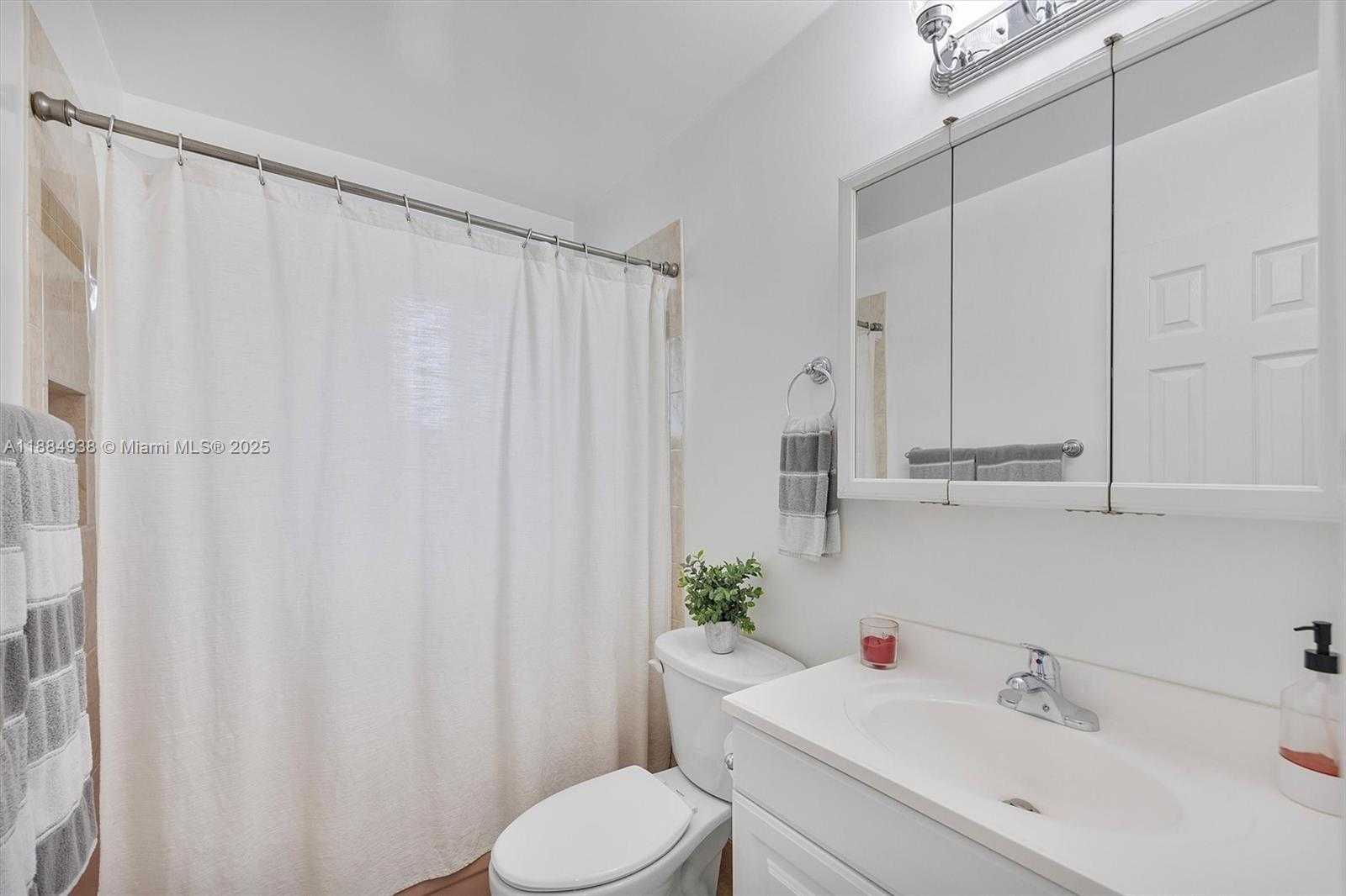 Small Image of 10521 SOUTH WEST 49TH ST, Miami Number 16