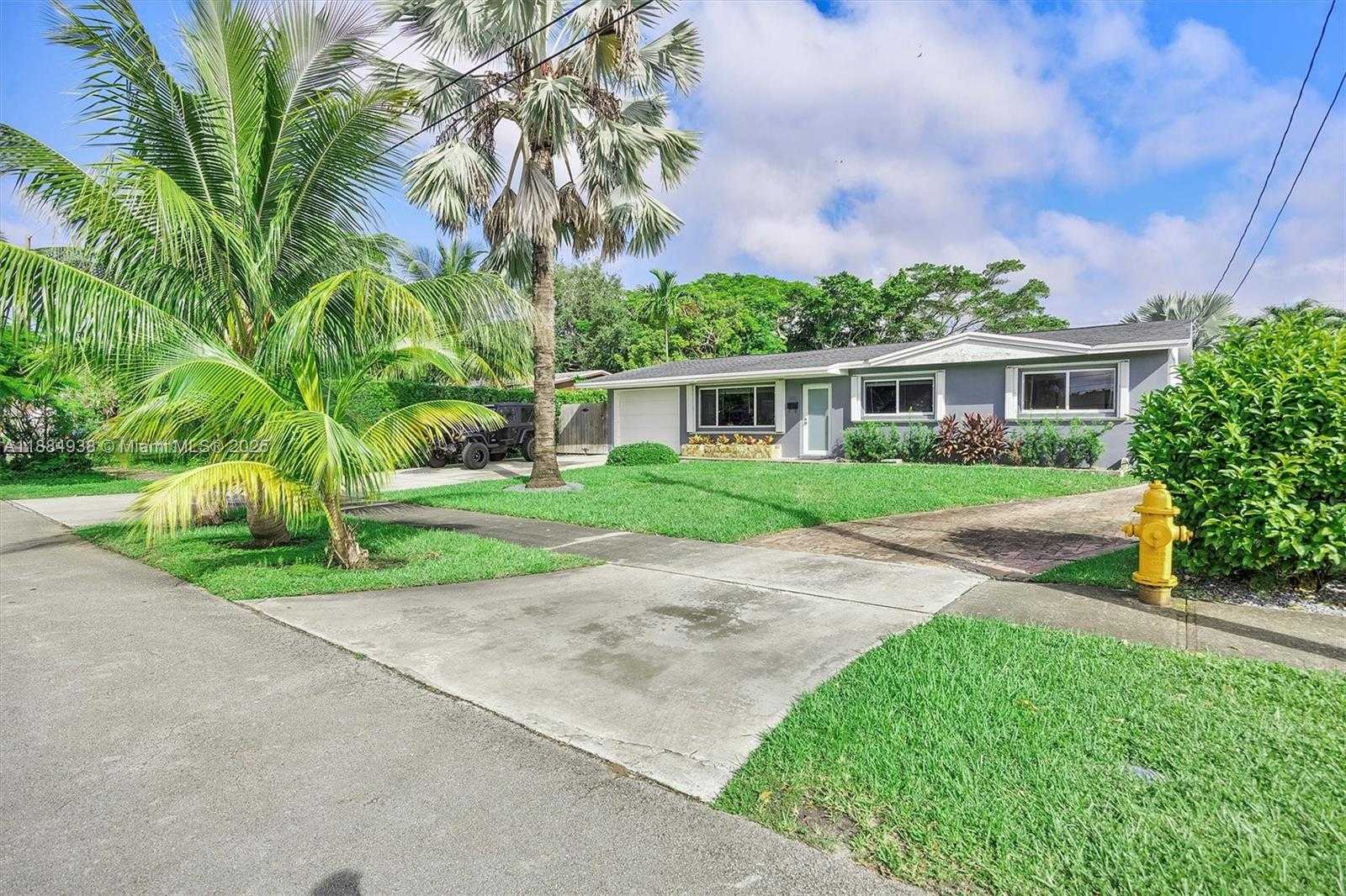 Small Image of 10521 SOUTH WEST 49TH ST, Miami Number 2