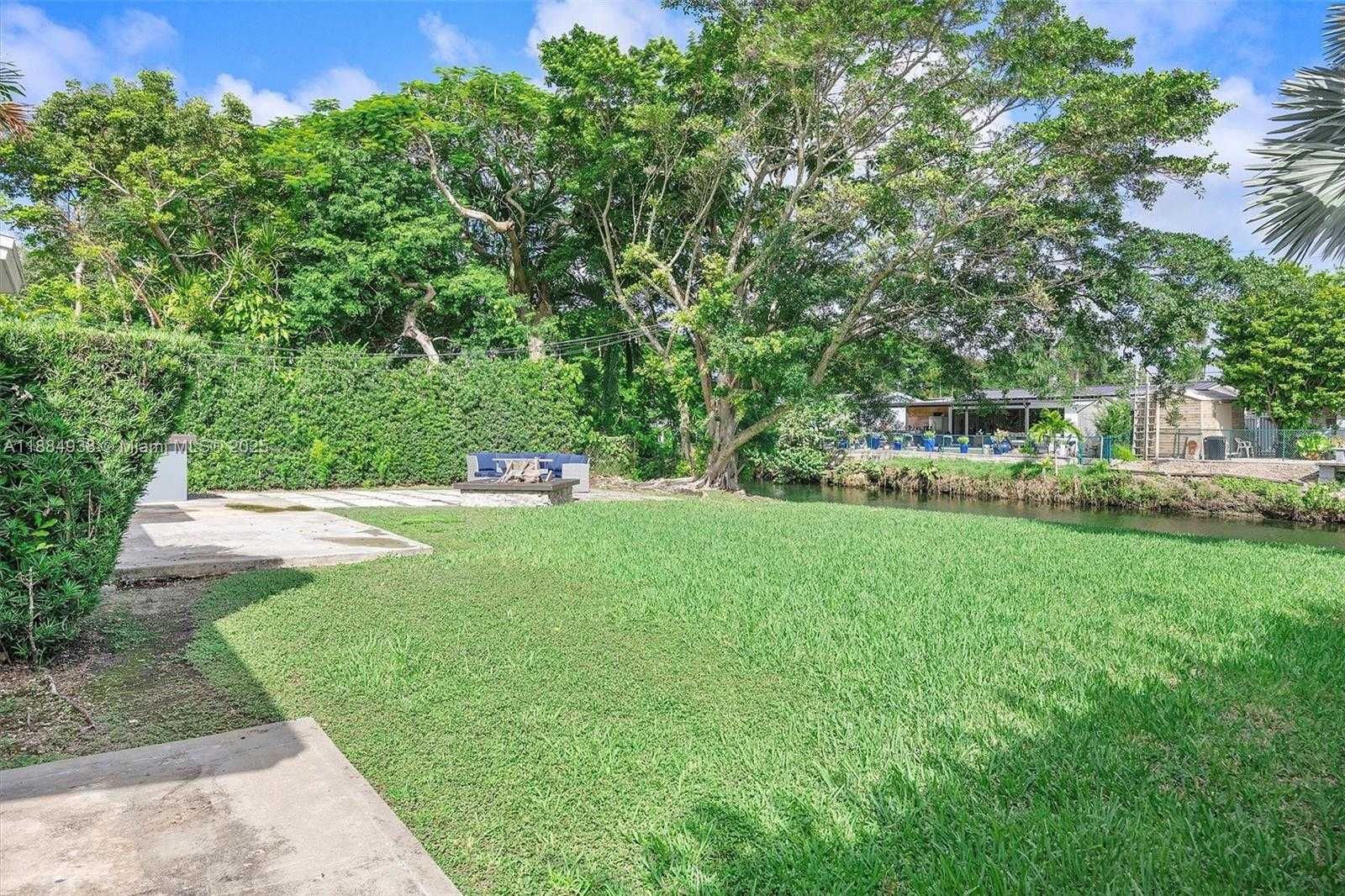 Small Image of 10521 SOUTH WEST 49TH ST, Miami Number 21