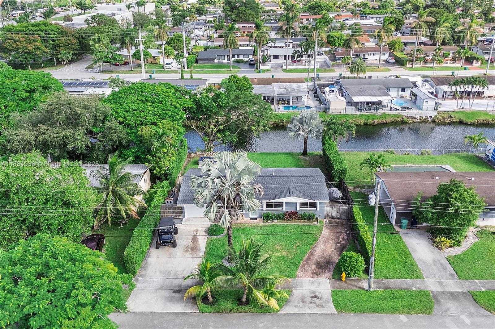 Small Image of 10521 SOUTH WEST 49TH ST, Miami Number 25