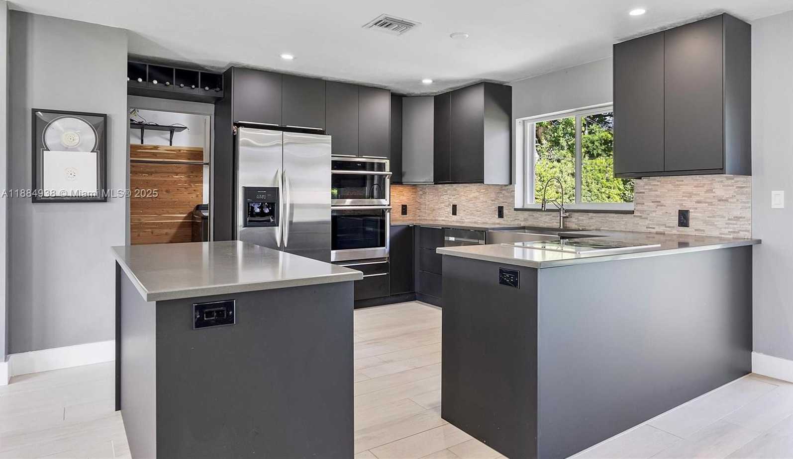 Small Image of 10521 SOUTH WEST 49TH ST, Miami Number 6