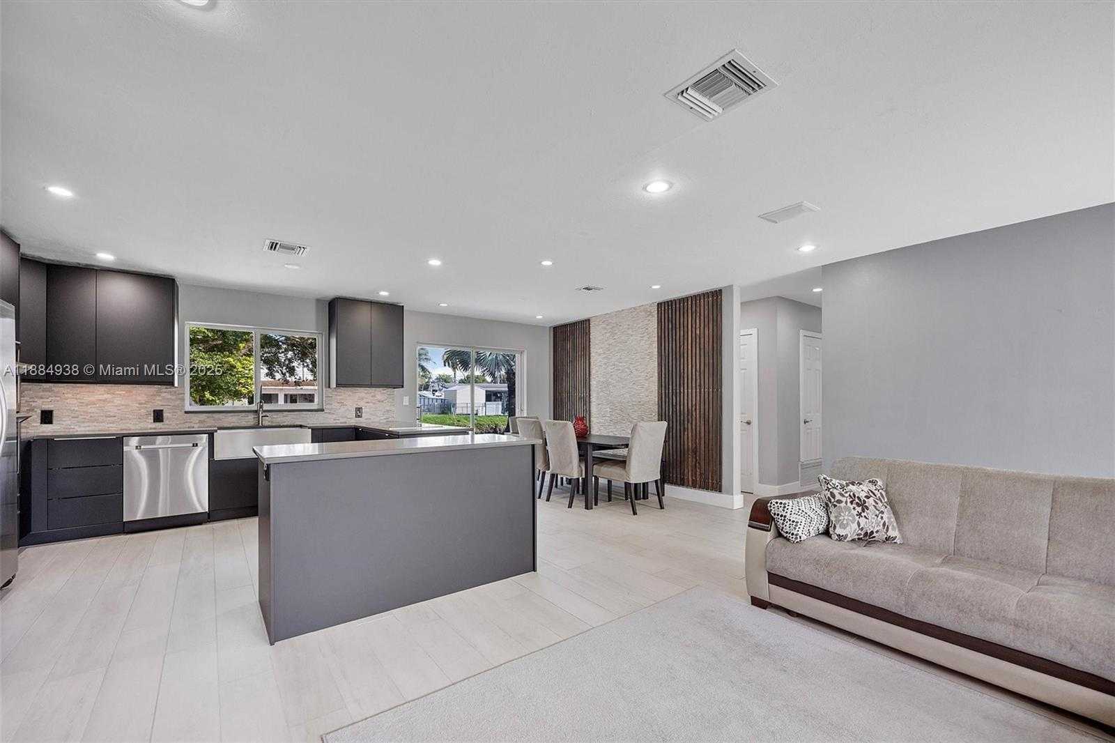 Small Image of 10521 SOUTH WEST 49TH ST, Miami Number 8