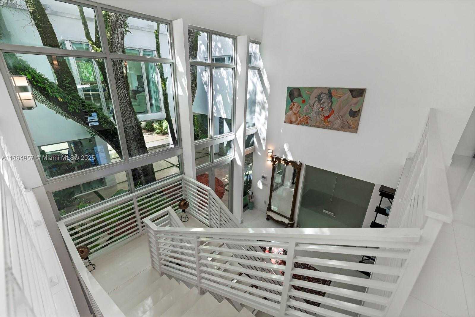 Small Image of 3861 KUMQUAT AVE, Miami Number 10