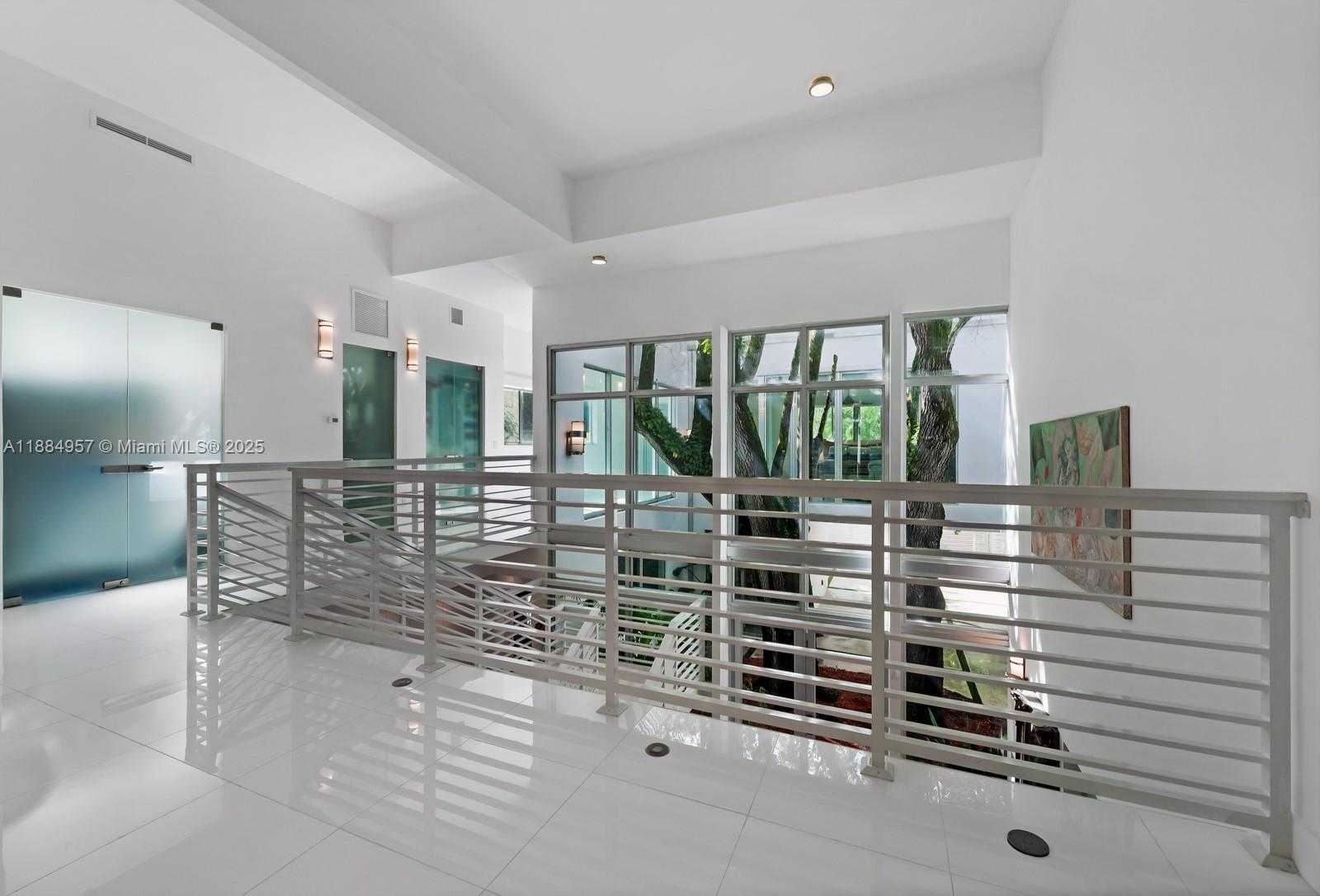 Small Image of 3861 KUMQUAT AVE, Miami Number 11