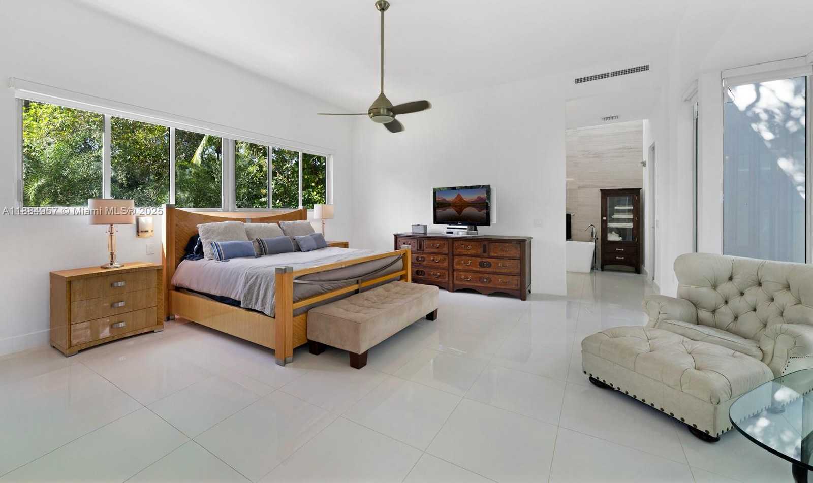 Small Image of 3861 KUMQUAT AVE, Miami Number 12