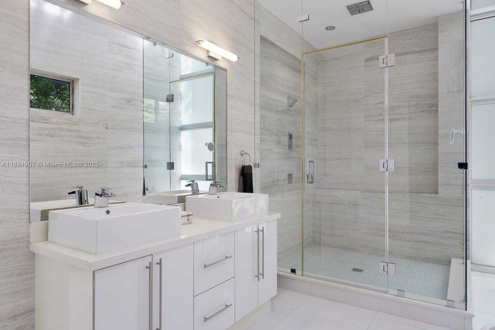 Small Image of 3861 KUMQUAT AVE, Miami Number 15