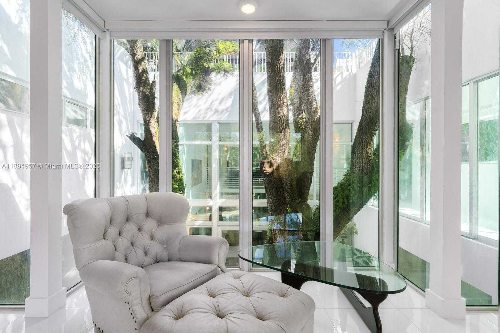 Small Image of 3861 KUMQUAT AVE, Miami Number 16