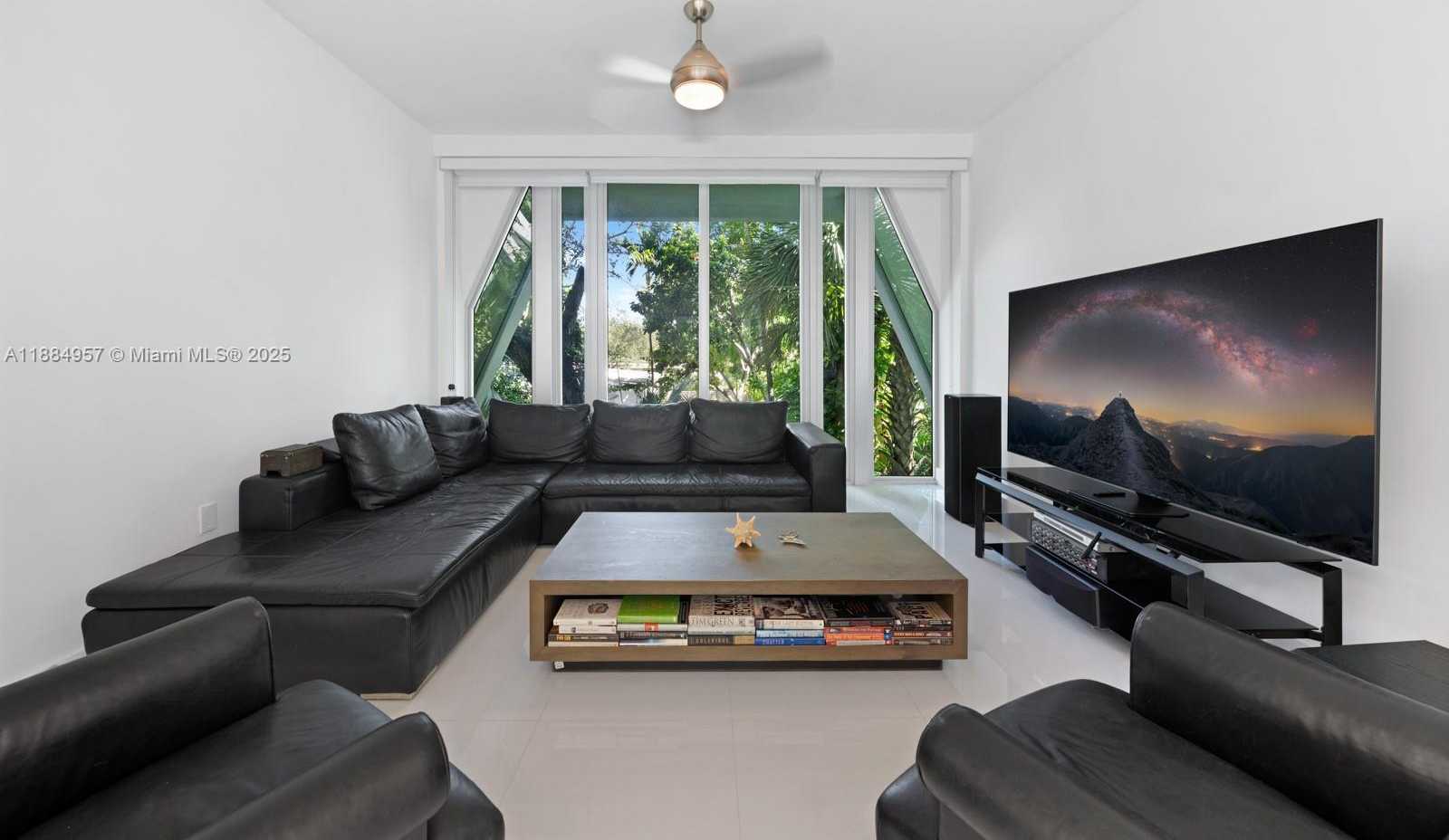 Small Image of 3861 KUMQUAT AVE, Miami Number 17