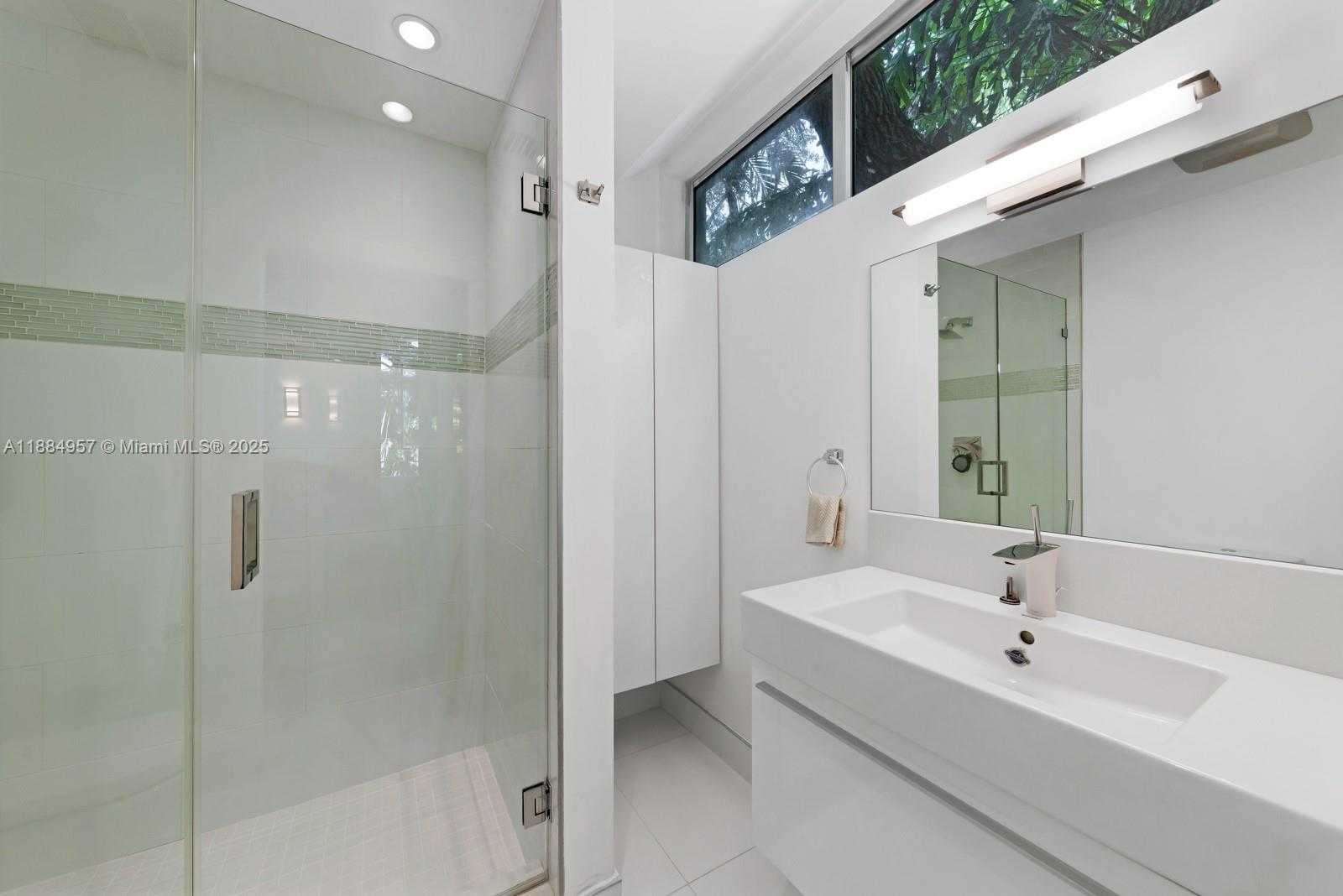 Small Image of 3861 KUMQUAT AVE, Miami Number 19