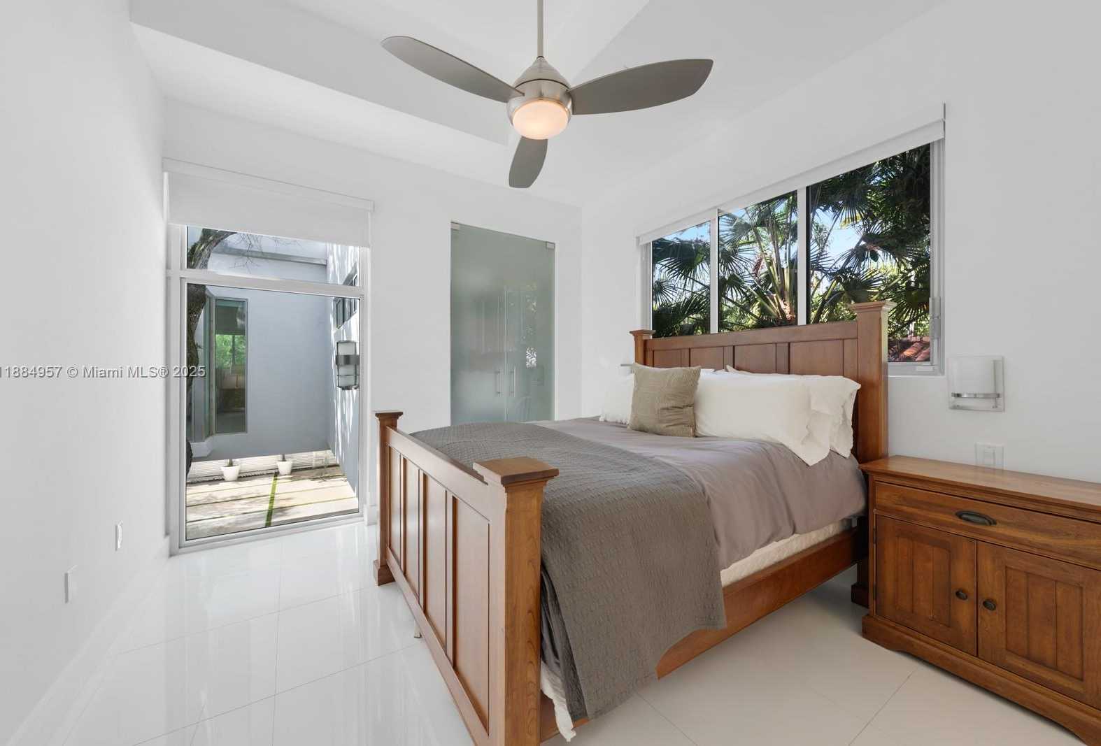 Small Image of 3861 KUMQUAT AVE, Miami Number 20