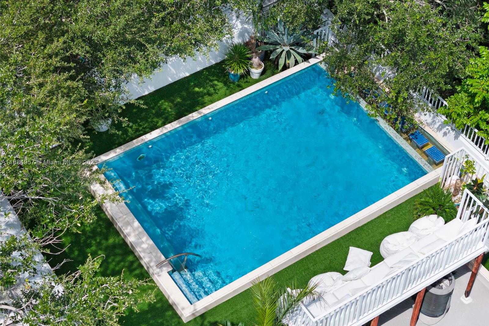 Small Image of 3861 KUMQUAT AVE, Miami Number 26