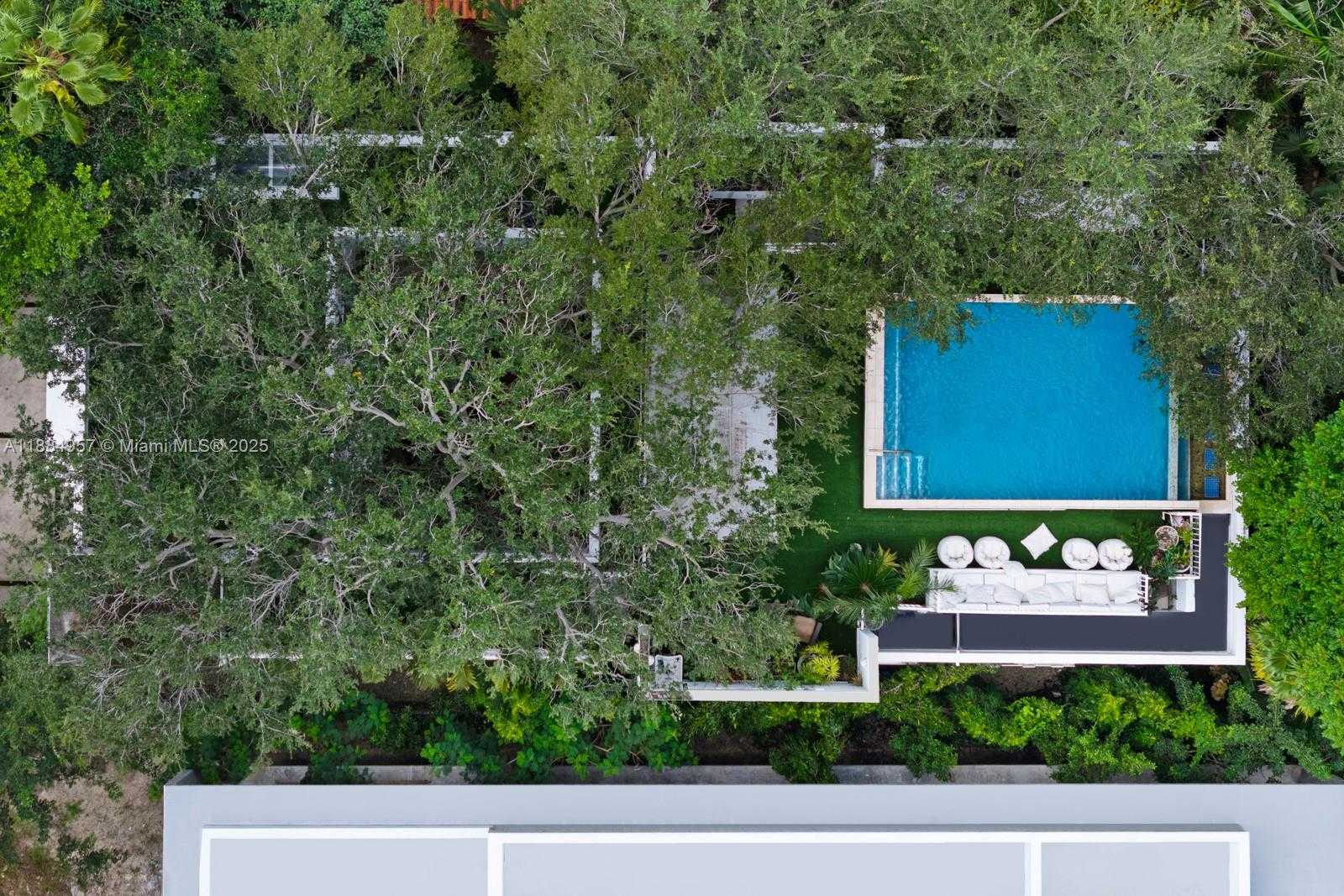 Small Image of 3861 KUMQUAT AVE, Miami Number 27