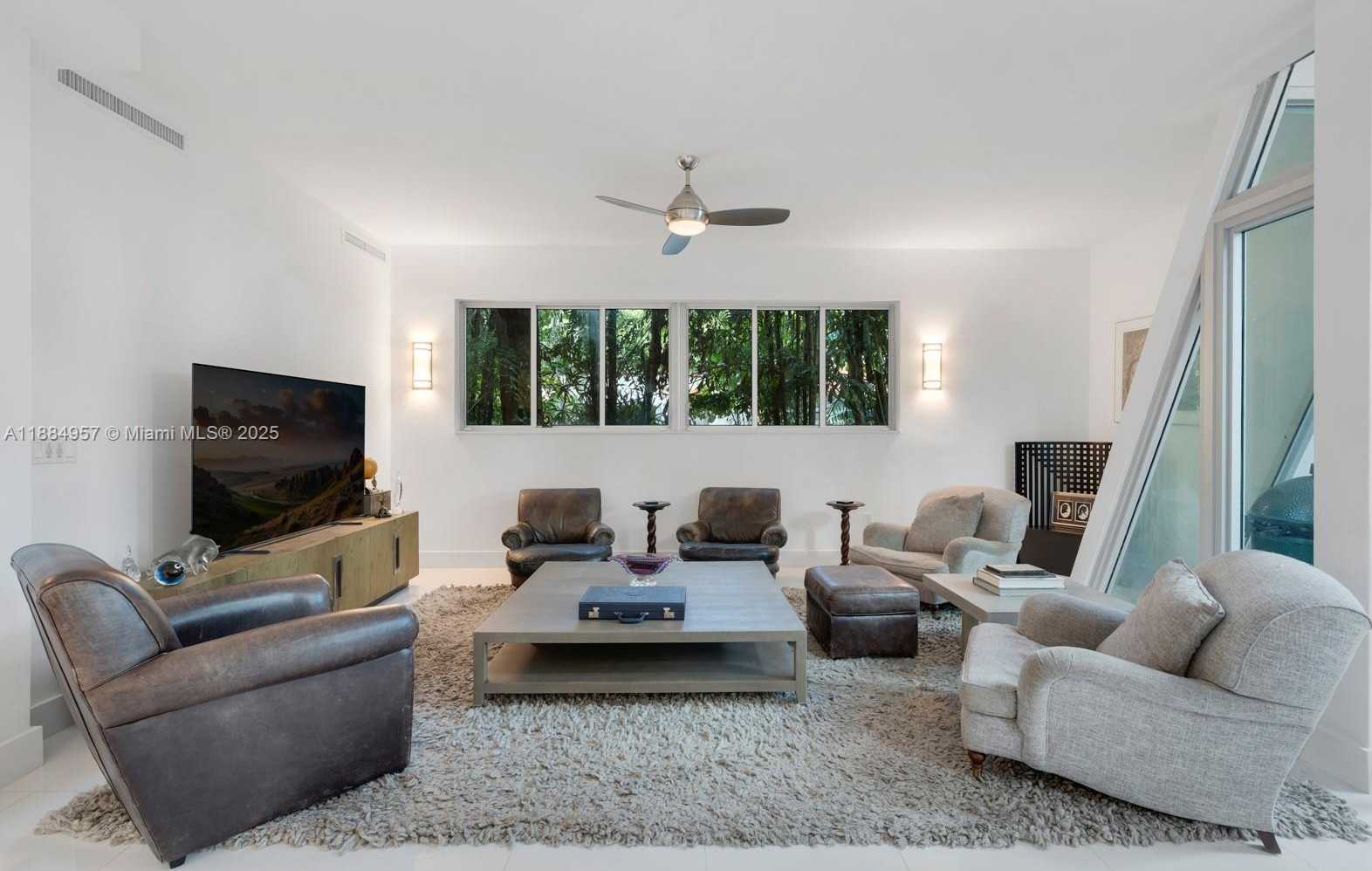Small Image of 3861 KUMQUAT AVE, Miami Number 9
