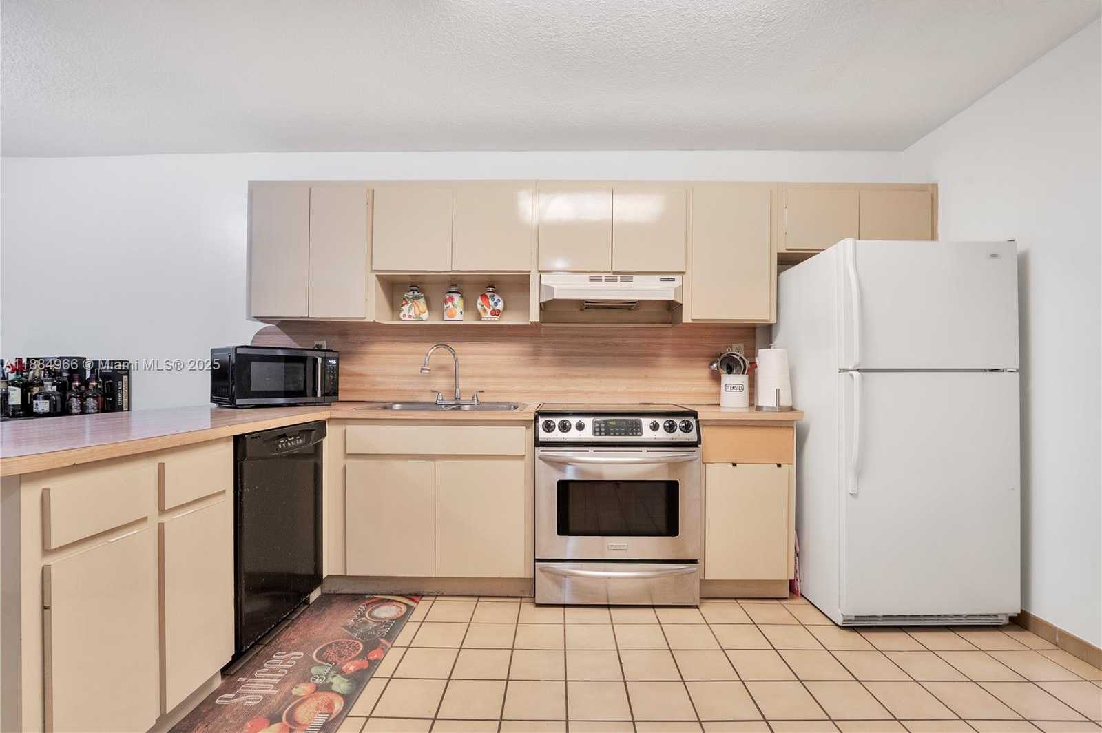 Small Image of 927 WEST 37TH ST, Hialeah Number 6