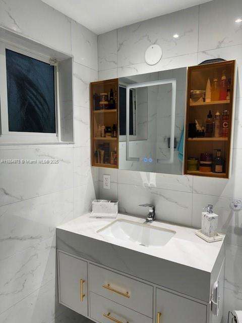 Small Image of 8501 EAST DIXIE HWY, Miami Number 10