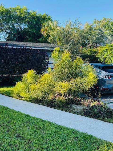 Small Image of 8501 EAST DIXIE HWY, Miami Number 3