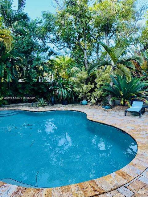 Small Image of 8501 EAST DIXIE HWY, Miami Number 5