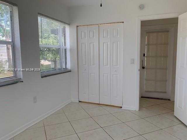 Small Image of Miramar Number 7