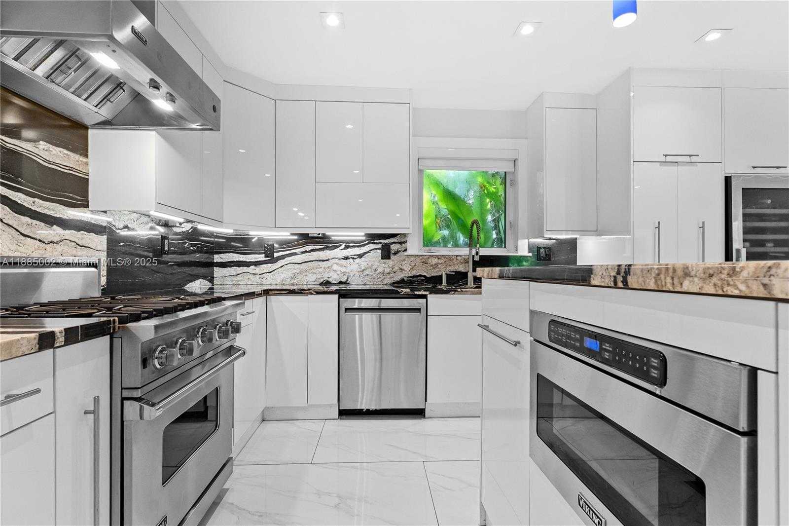 Small Image of 1218 ASTURIA AVE, Coral Gables Number 10