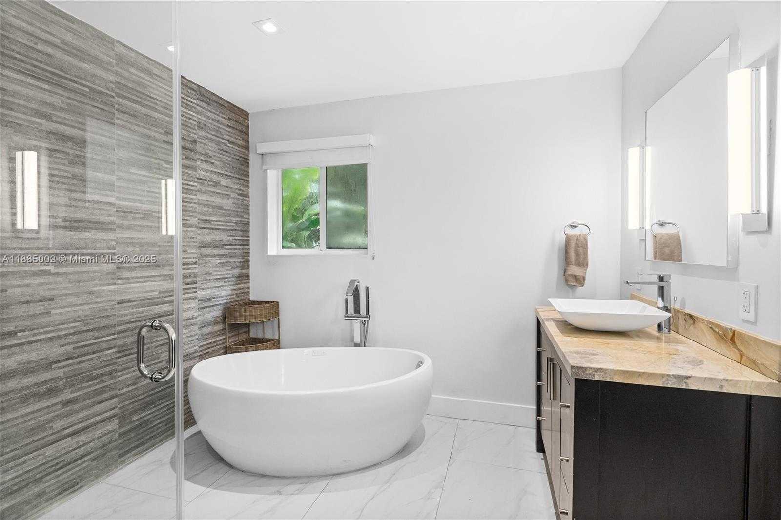 Small Image of 1218 ASTURIA AVE, Coral Gables Number 16